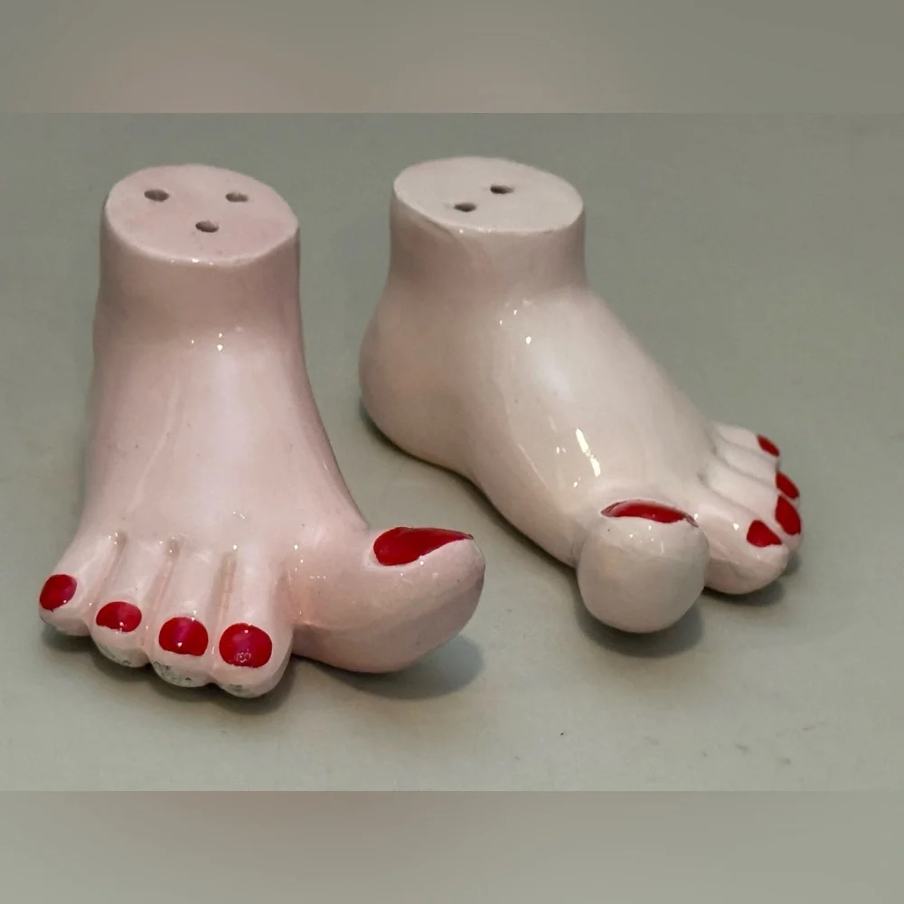 salt and pepper shaker vintage Feet.  Fairway‎ Japan. Souvenir 3” quirky